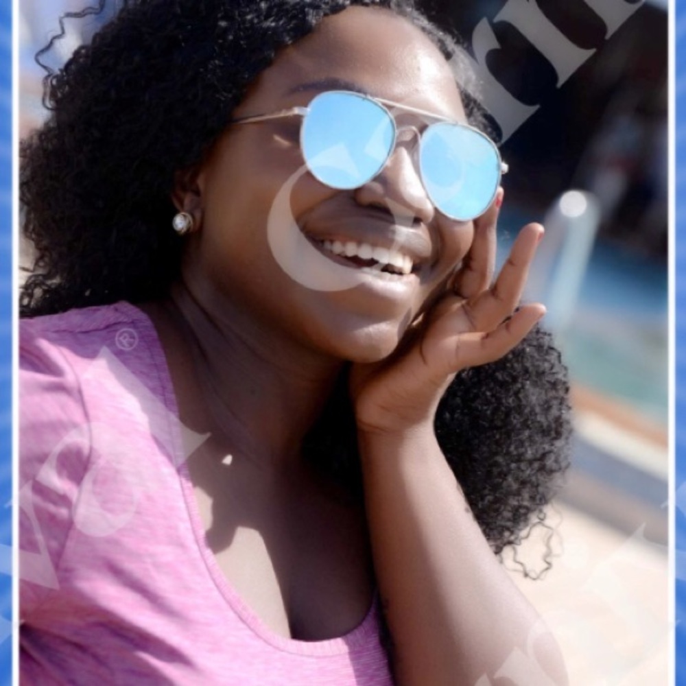 Meet your Posher, Lucia